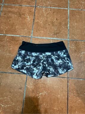lululemon athletica Black & Gray Floral Print Athletic Shorts
